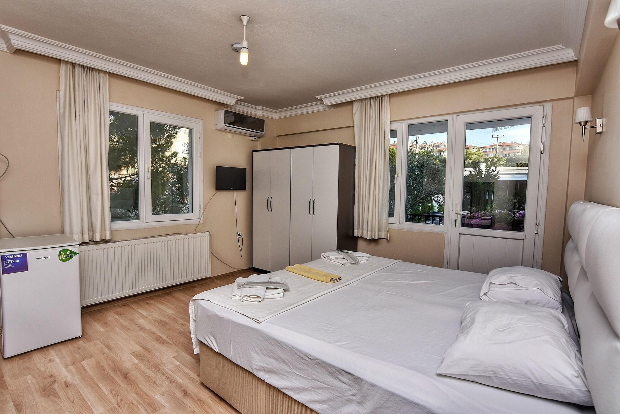 Uzunhan Hotel Ayvalı Esterno foto