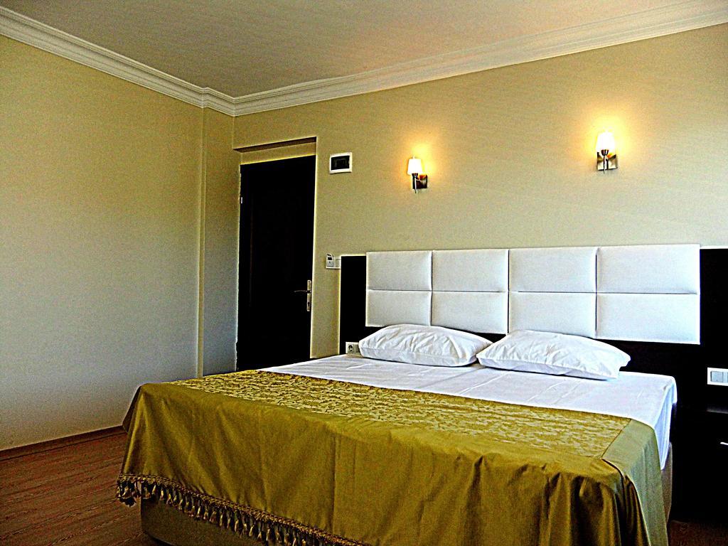 Uzunhan Hotel Ayvalı Esterno foto