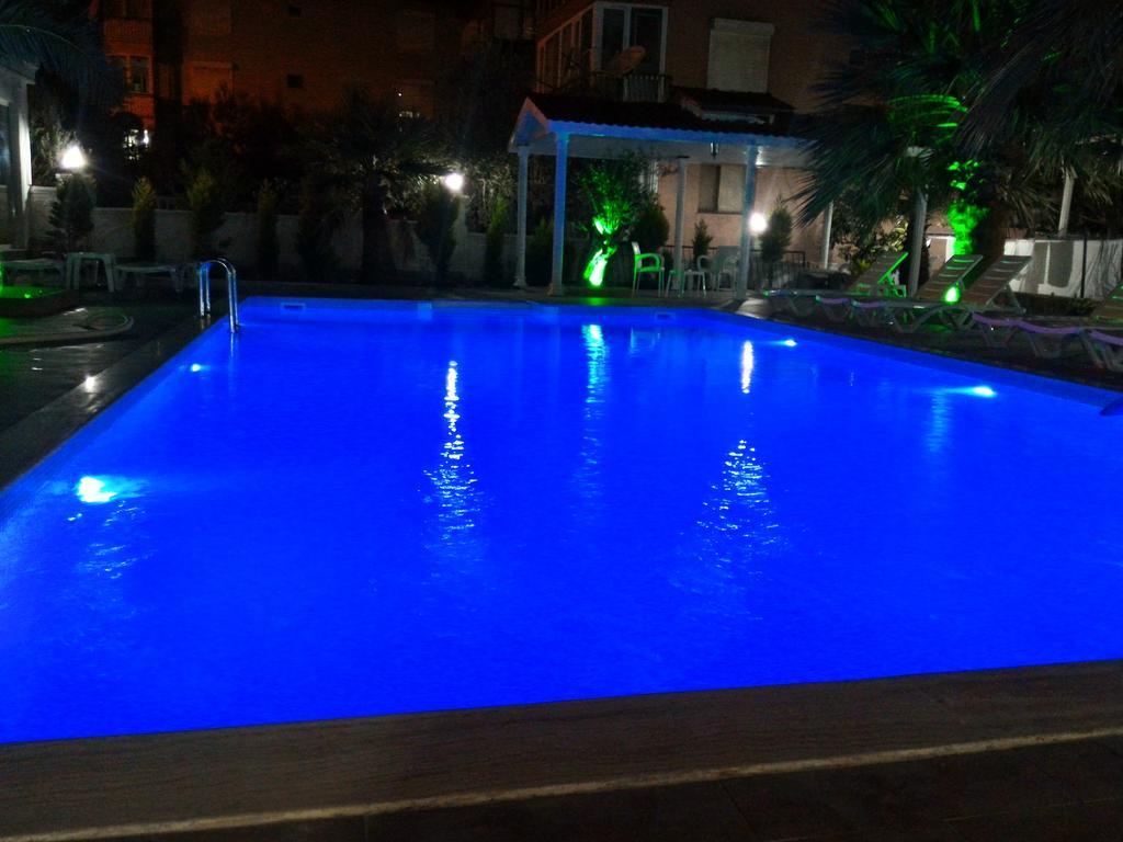 Uzunhan Hotel Ayvalı Esterno foto