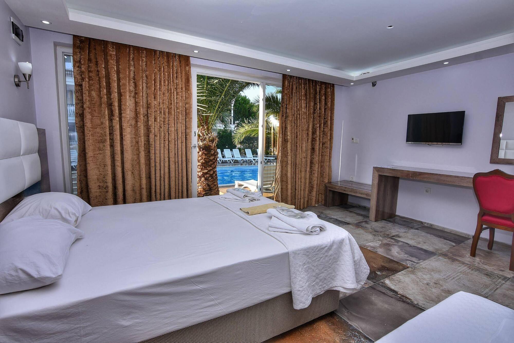 Uzunhan Hotel Ayvalı Esterno foto
