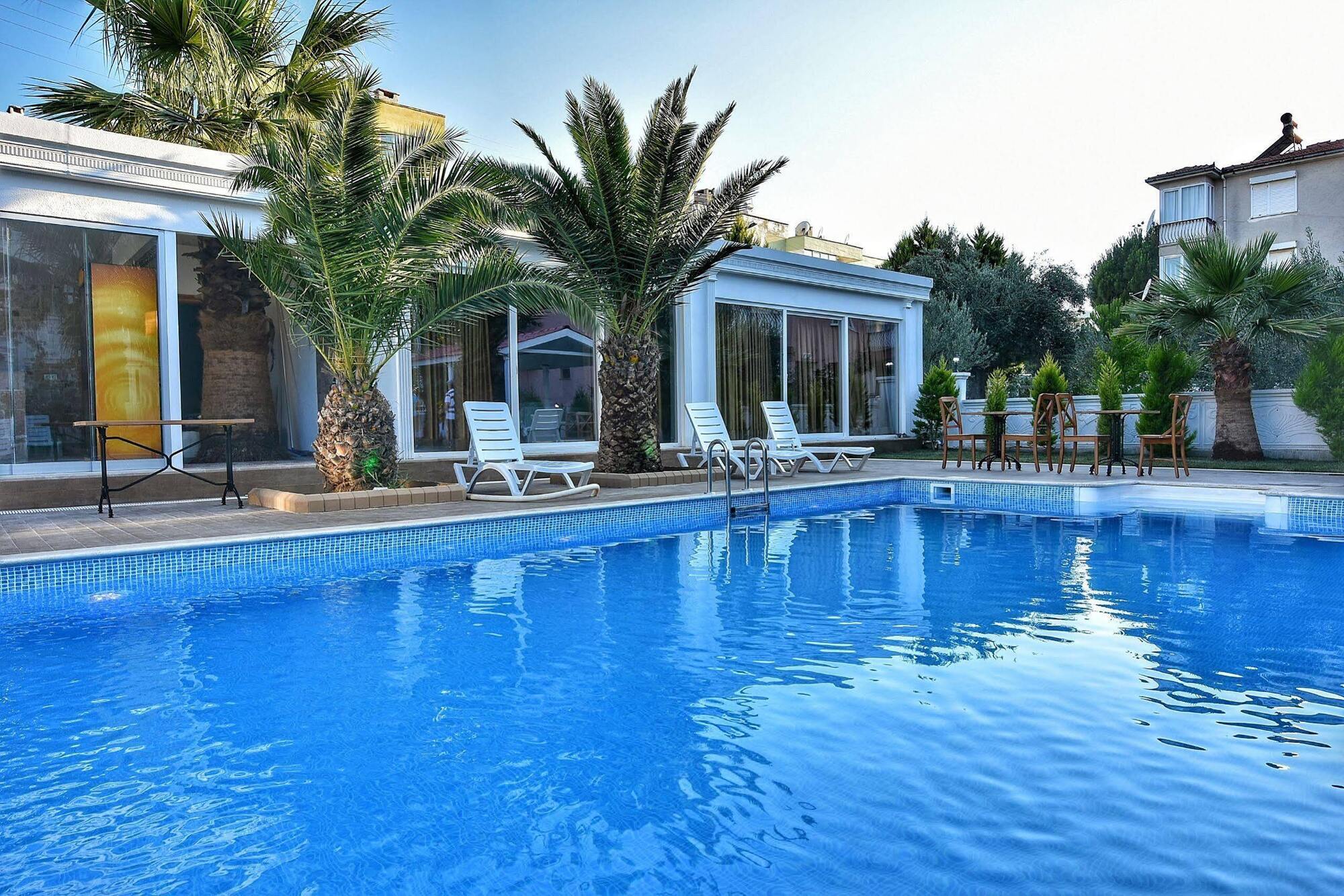 Uzunhan Hotel Ayvalı Esterno foto