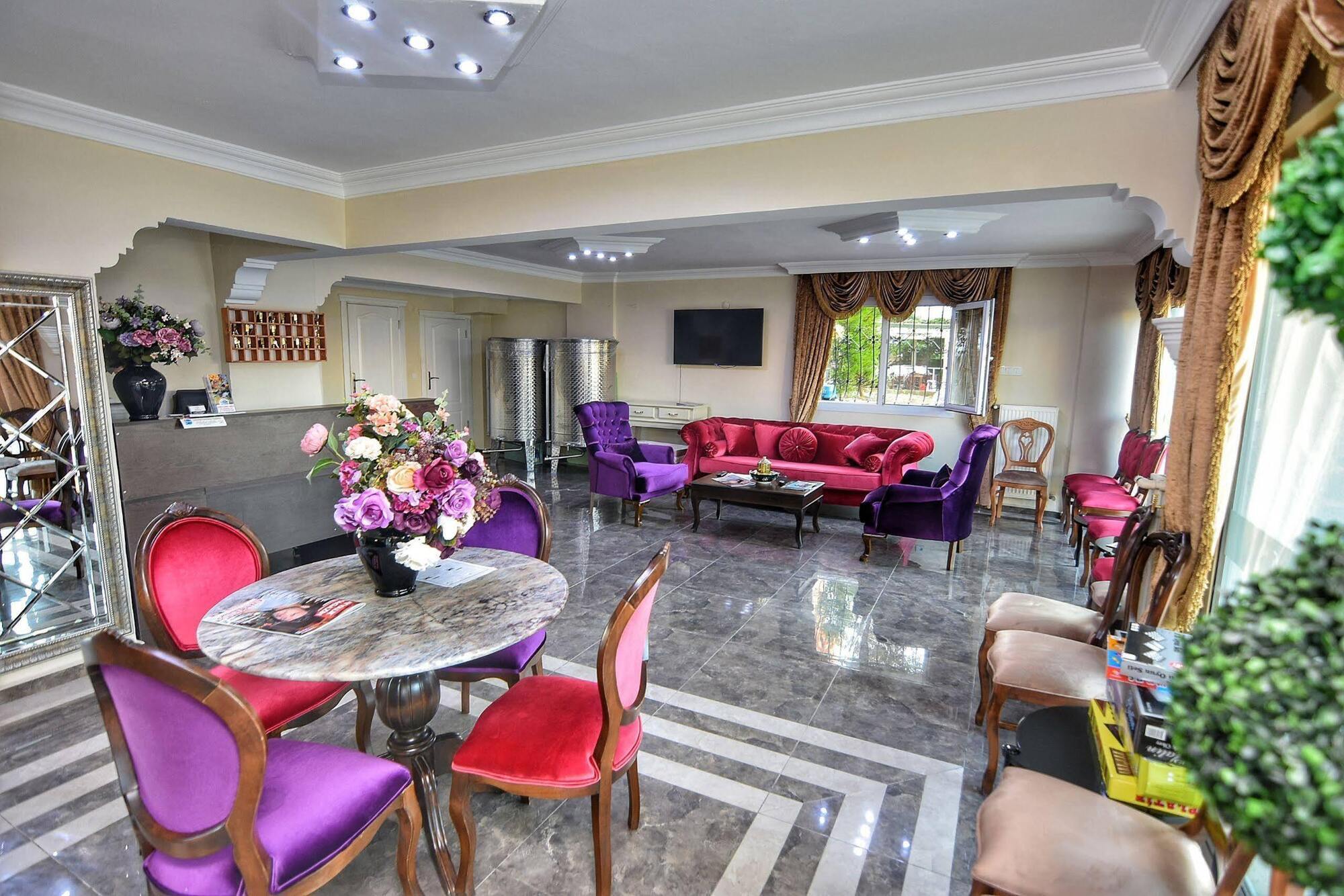 Uzunhan Hotel Ayvalı Esterno foto